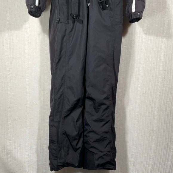 The Great Outdoors Snowsuit, skiing, snowboarding, snowmobiling- Size 8 - Picture 2 of 16